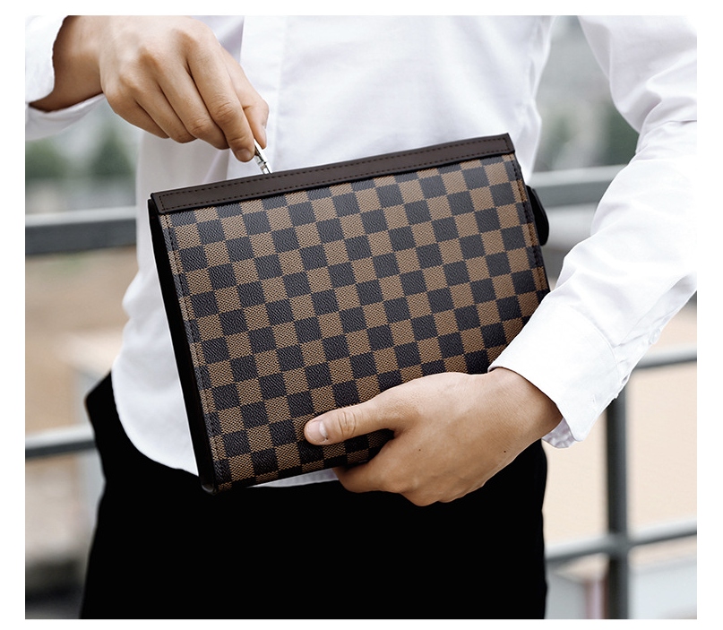 Checker Clutch