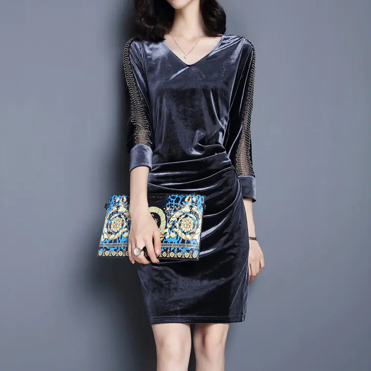 Vintage Velvet Midi Dress with V-Neck and Fitted Design